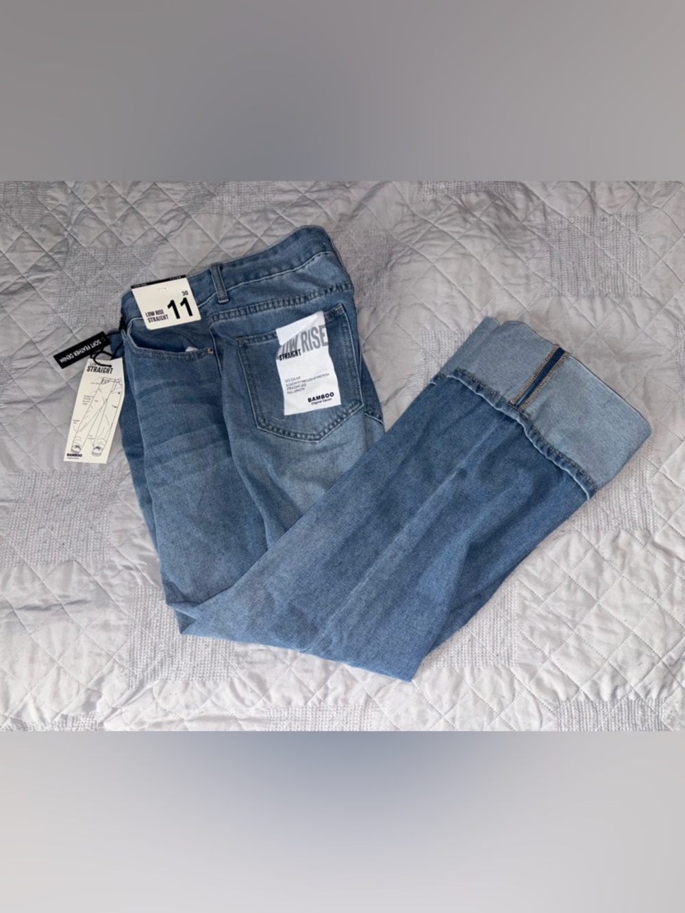 New Bamboo Jeans Low Straight Cuffed Soft Feather Denim
Slouchy Fit Sz11/30